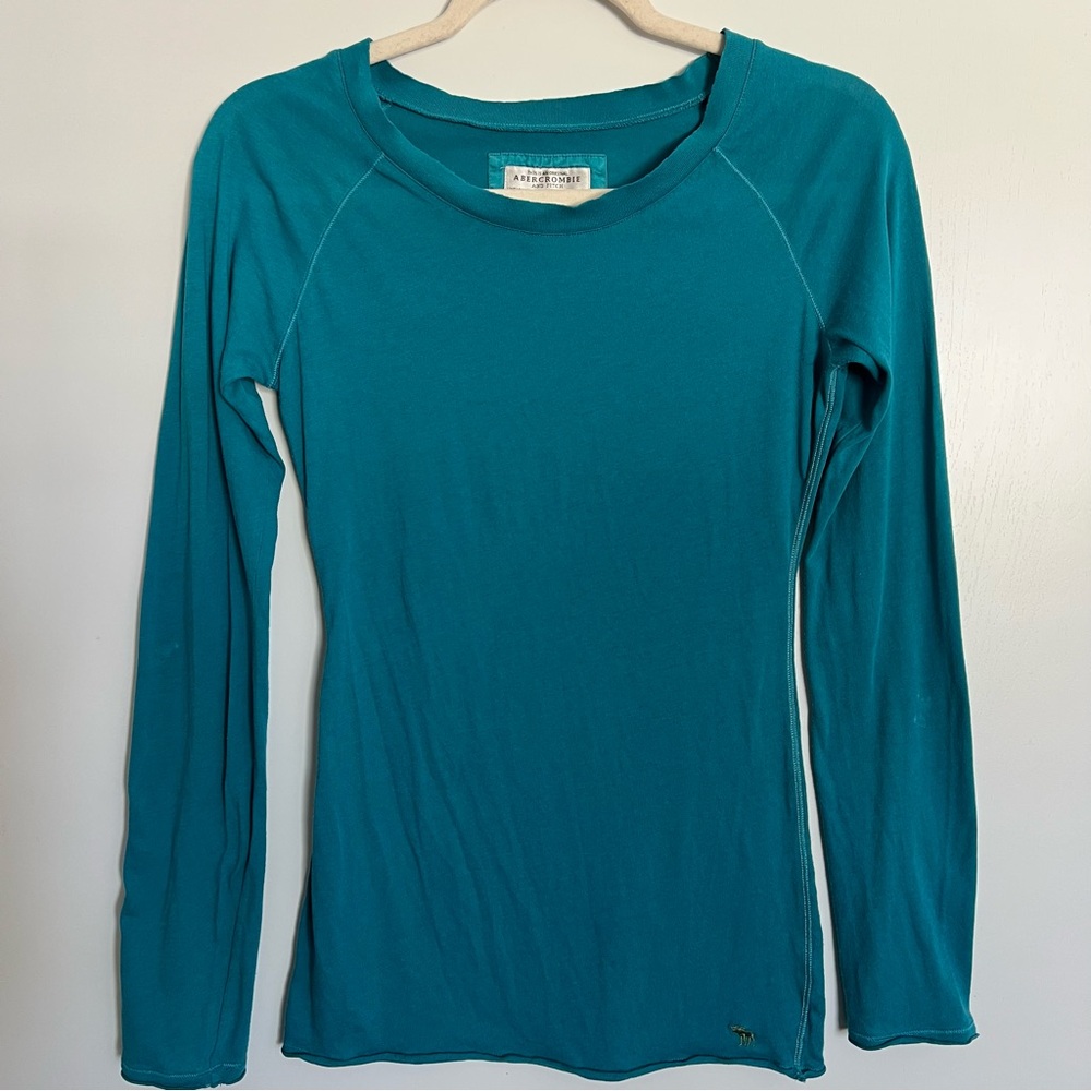 Abercrombie & Fitch Top Y2K Women’s Size Medium Long Sleeve Round Neck Teal Logo